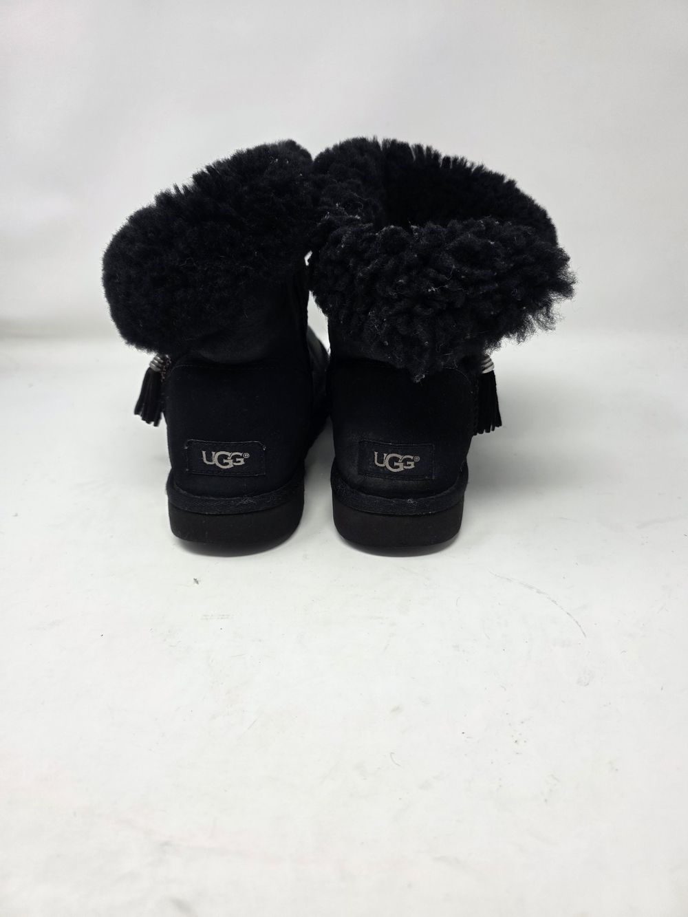 UGG Womens Meadow Black Leather Shearling Studded Tassel Boots Size 8